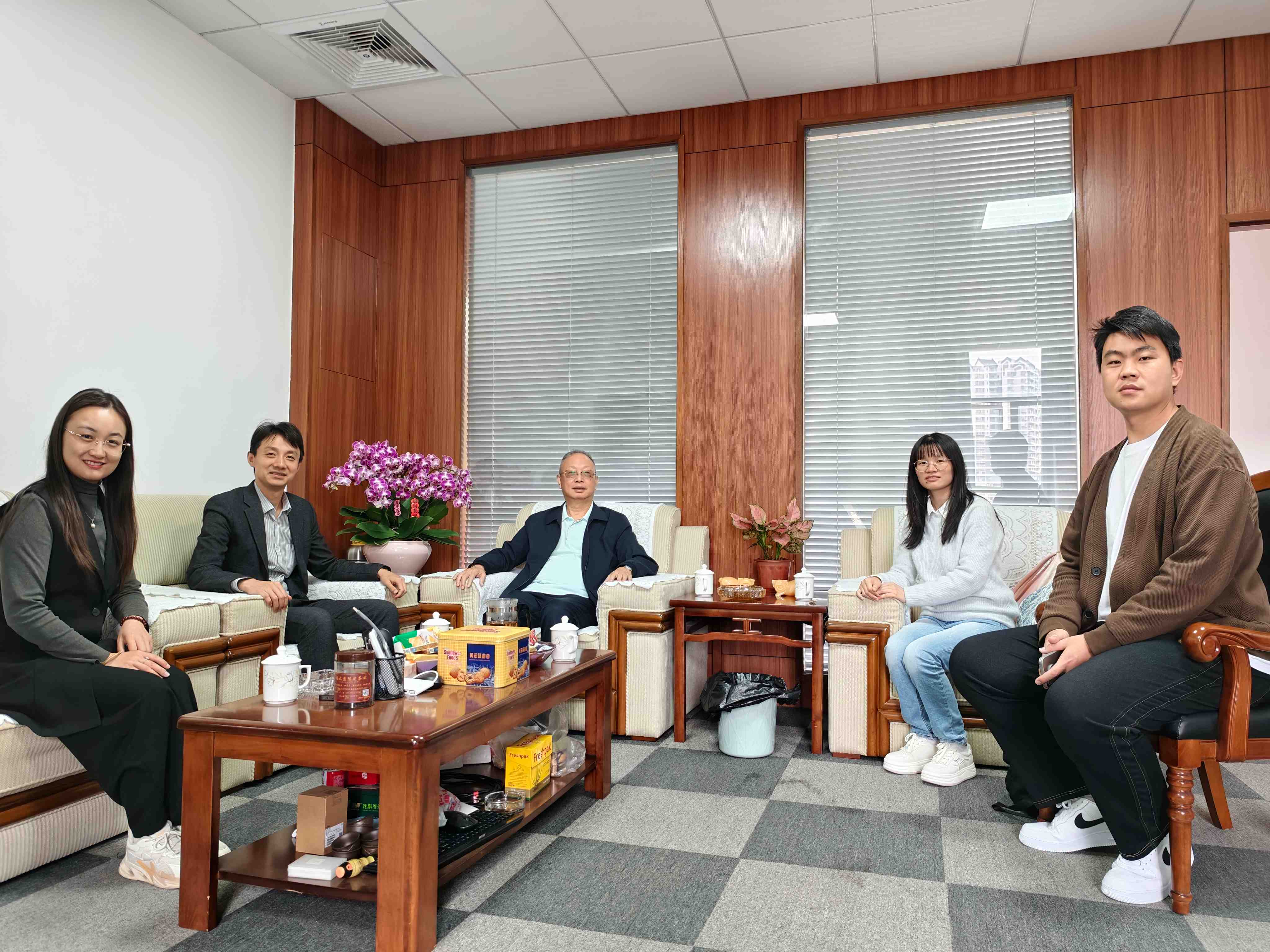交流座谈会.jpg
